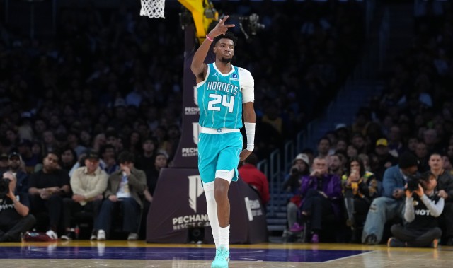 开云官网-第三节爆发了一波！米勒20中8得24分 第三节17分&amp;两度精彩暴扣