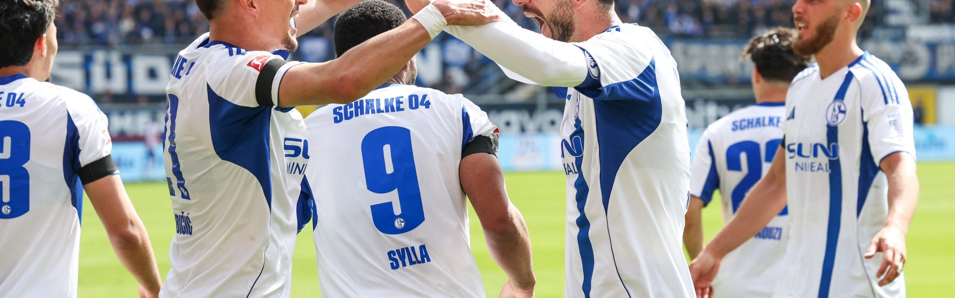 kaiyun-只差一步！沙尔克04下轮德乙若能赢球将提前升回德甲