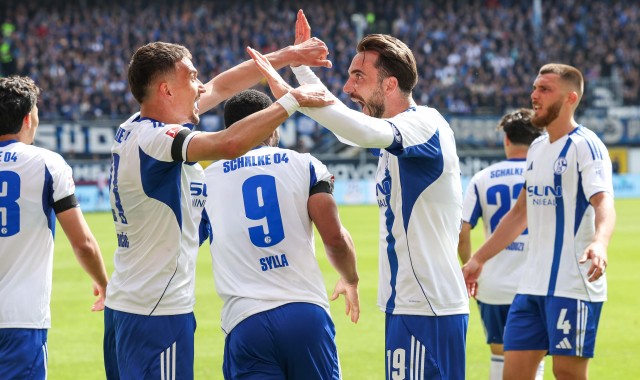 kaiyun-只差一步！沙尔克04下轮德乙若能赢球将提前升回德甲