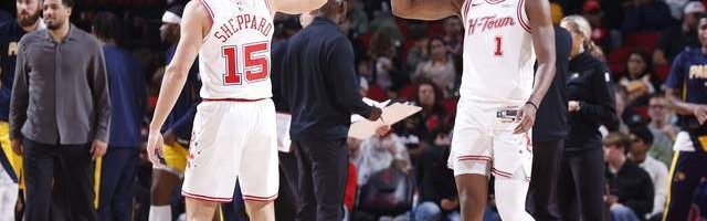 开云体育下载-火箭小将爆发！乌度卡应给他更多球权 KD：他是情绪非常稳定的人