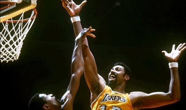 开云体育官网-杜兰特：我最高纪录2593分，乔丹：我3041分，他：麻烦让一让|凯文·杜兰特|科比·布莱恩特|张伯伦|科比-布莱恩特|威尔特-张伯伦_新浪体育_新浪新闻